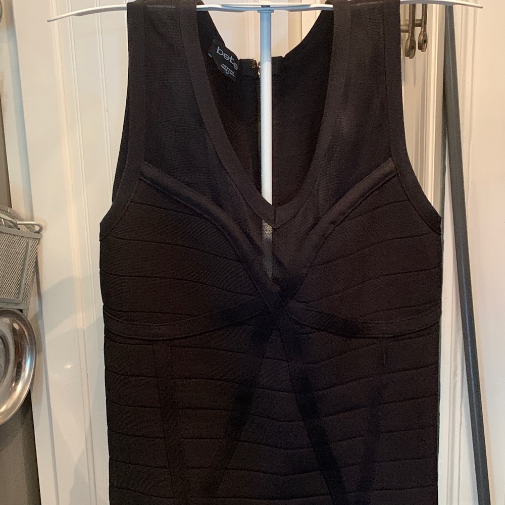 Bebe form fitting crop top. Worn 2x